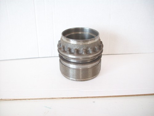 New bearing holder propshaft - new, b